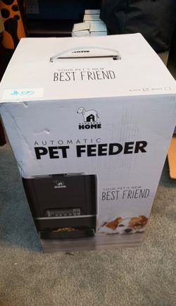 Automatic pet feeder