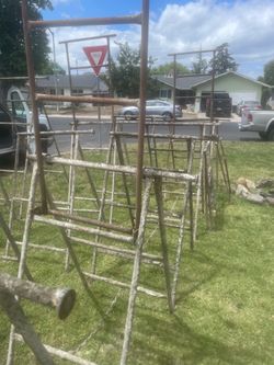 A frame scaffolding and mortar stand for stucco