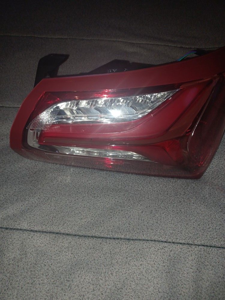 Passenger Tail Light For Chevy Malbu