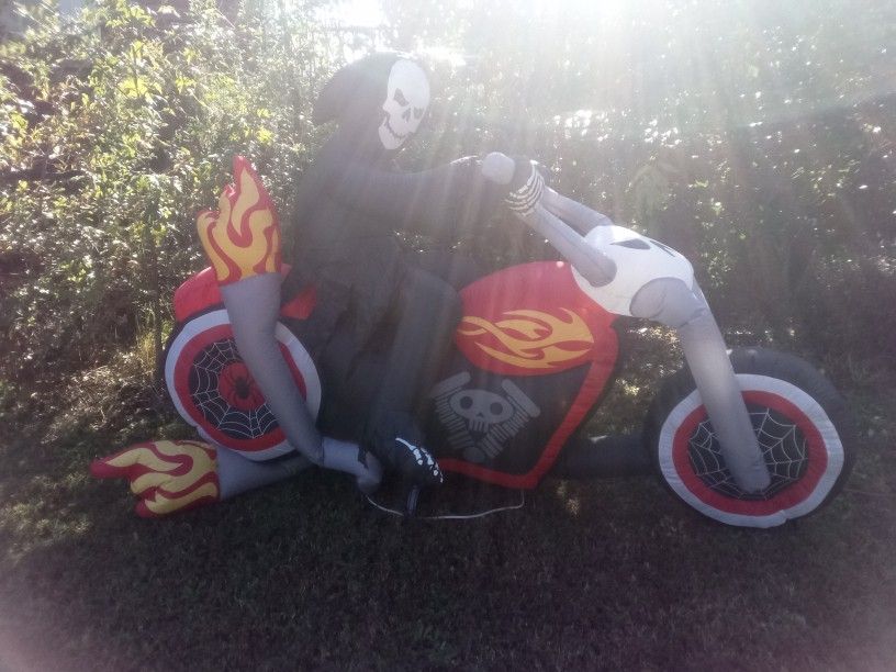 7FT Lighted Inflatable Motorcycle Rider Reaper 