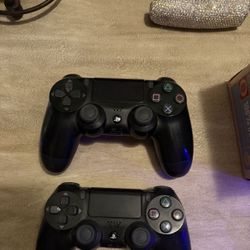 PS4 Controller. 1 Left