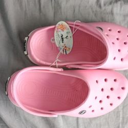 Croc  Size 7