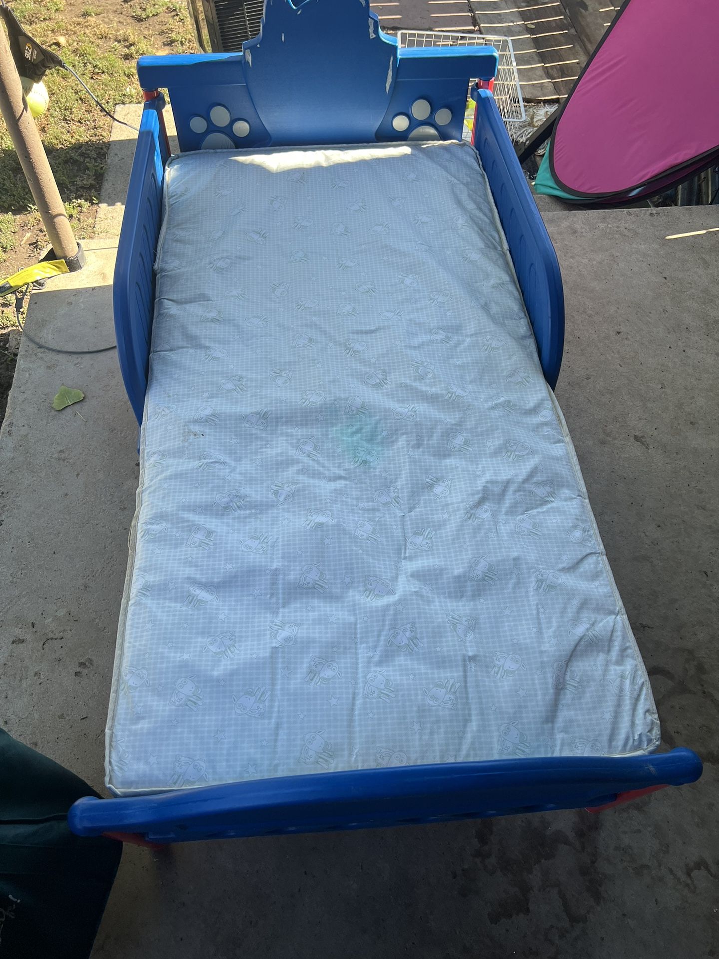 FREE TODDLER BED