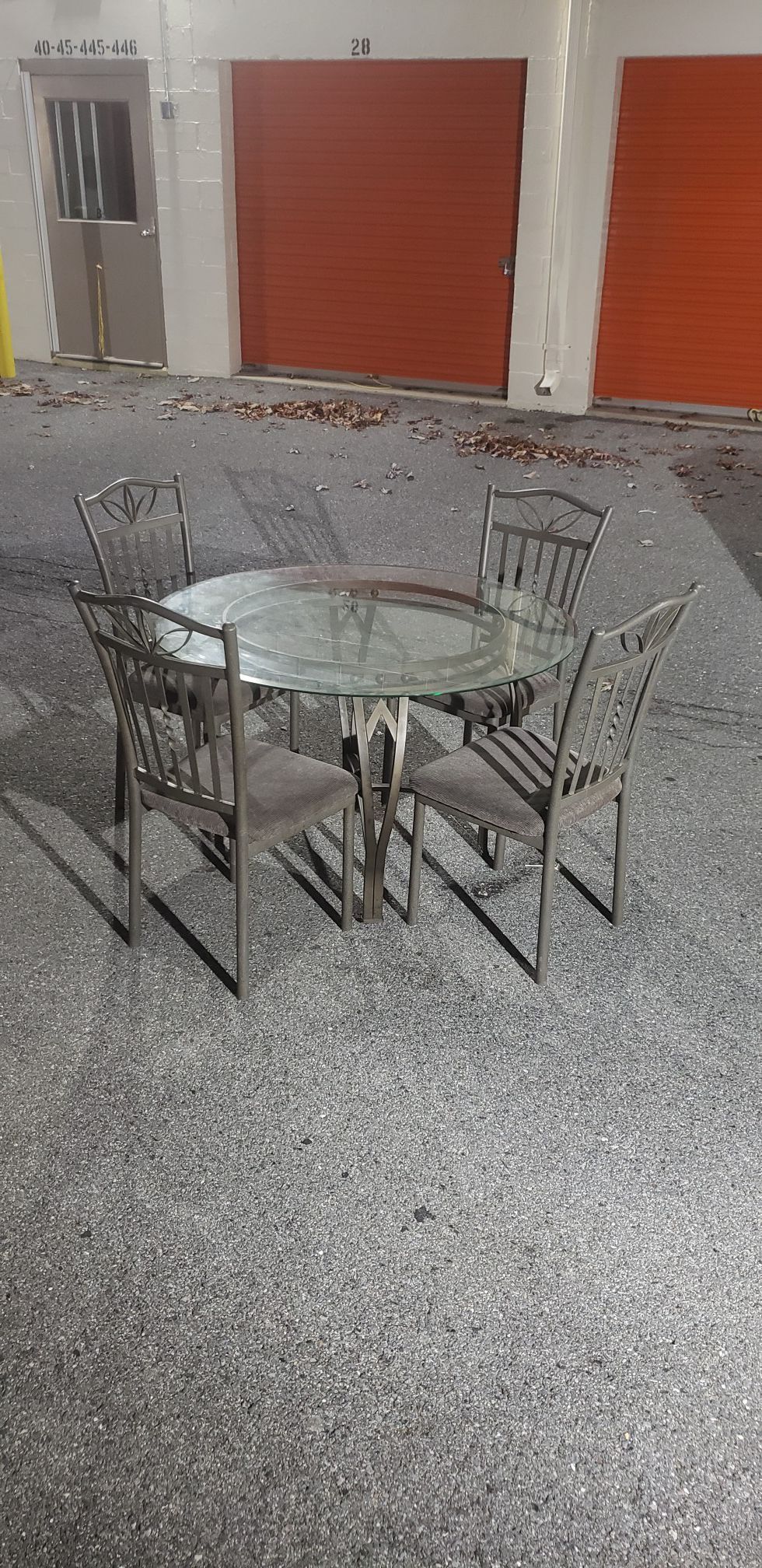 Glass 4 chair dinning table