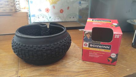 Bicycle Schwinn Mountain tire 20 inch