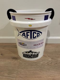 Heavy duty Custom Fishing bucket with rope handle
