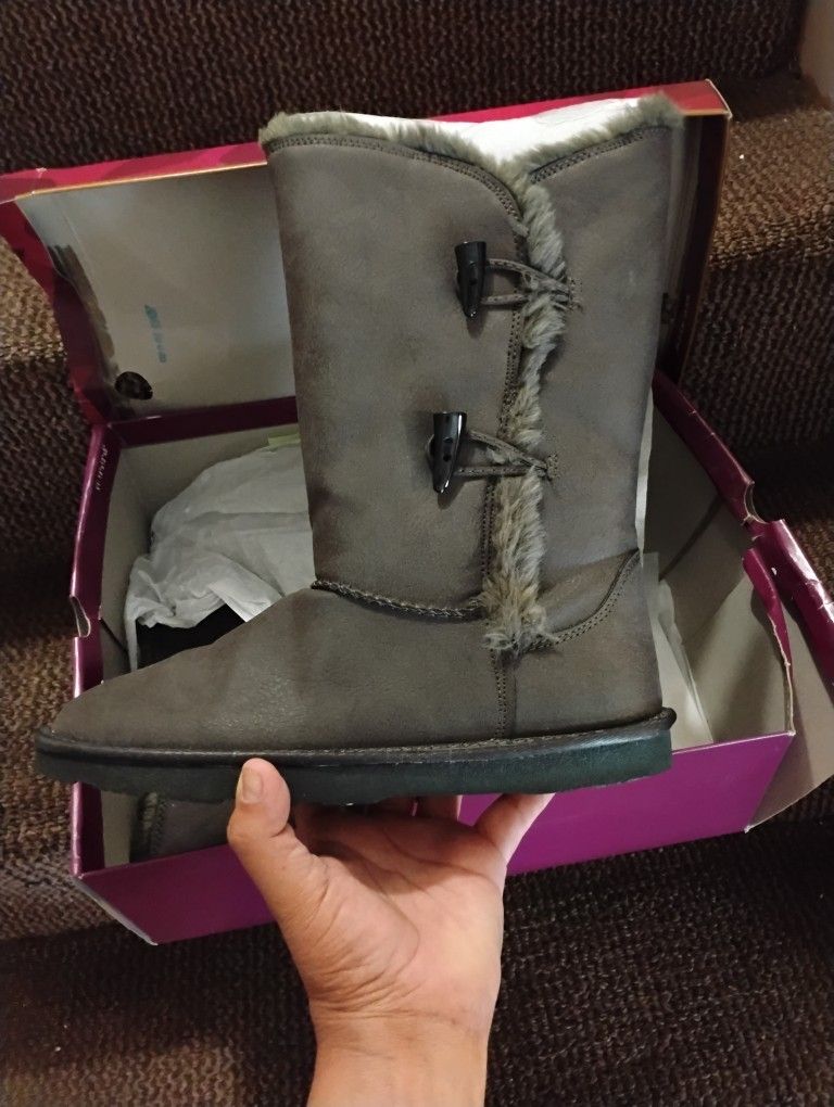 Women's Sonoma Boots Size 8