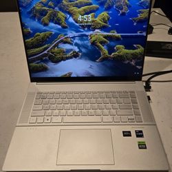 HP Envy Laptop 16" WQXGA
