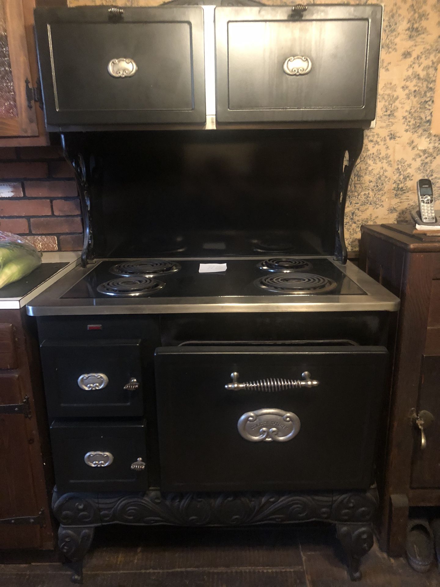 Country Kitchen Electric Stove - Working!
