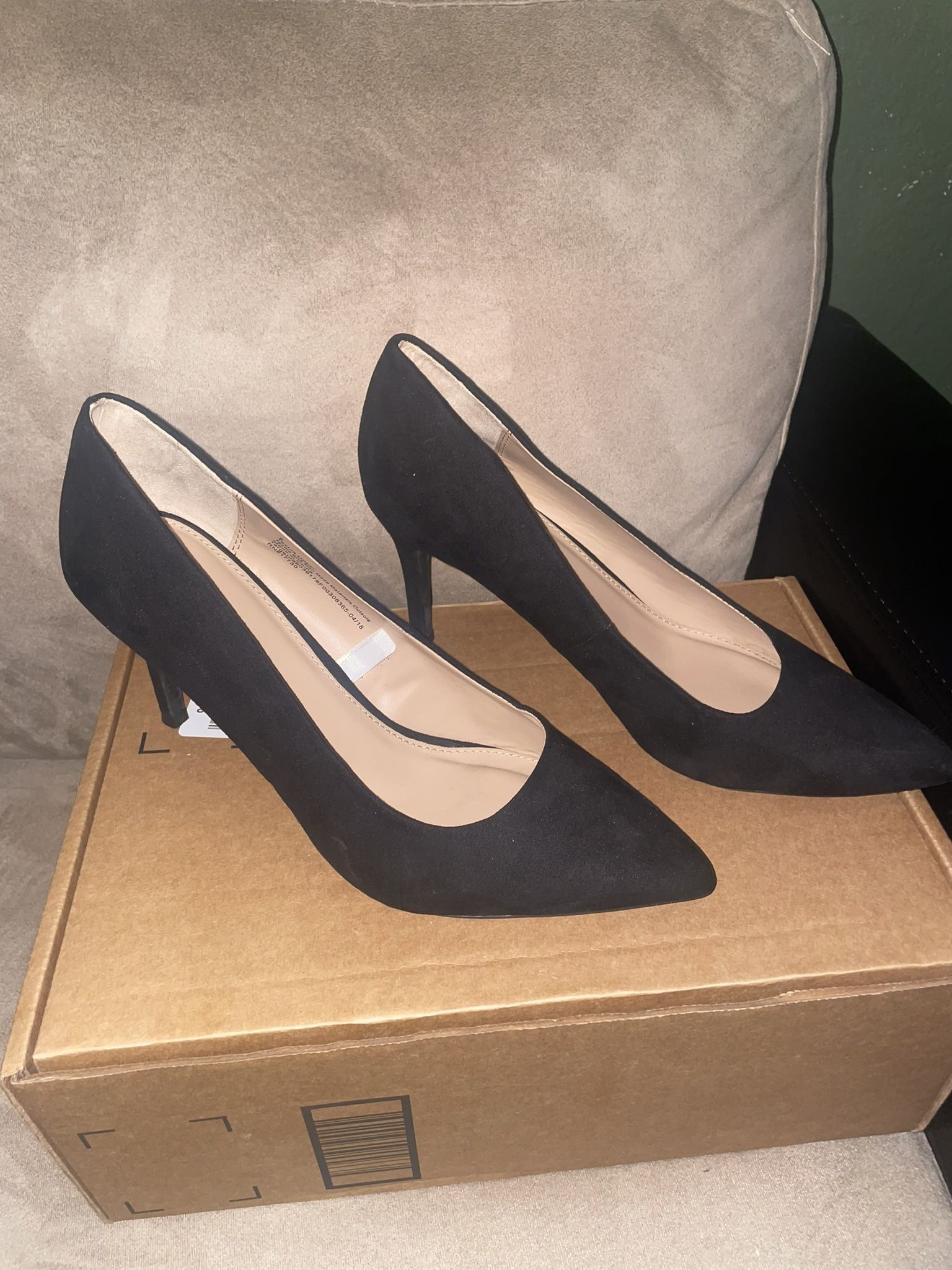 NEW Black Women’s High Heels Size 9