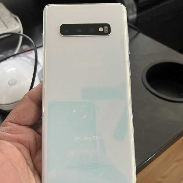 Samsung Galaxy S10+ Plus  , Unlocked   for all Company Carrier ,  Excellent Condition  Like New 