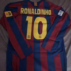 Ronaldinho Barcelona 05/06 jersey Reissue MEDIUM