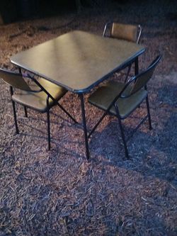 Card table w/3 chairs