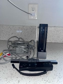 Nintendo Wii Console Bundle