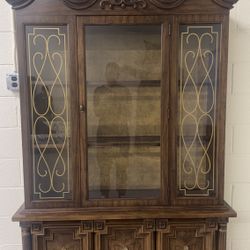 CHINA  CABINET ++ PRICE OFFERS ENCORAGED