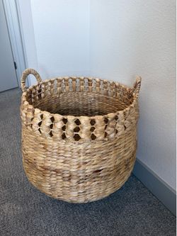 Large Woven Water Hyacinth Basket – Handles