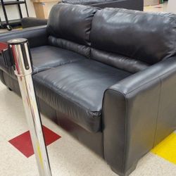 Excellent Couch 250 $ 