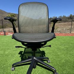 Knoll Chardwick ®️all mesh office chair 