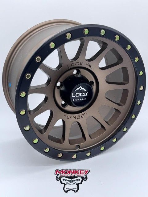17" Rims Lock With Tires 285 70 17