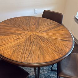 Done Table + 4 Chairs 