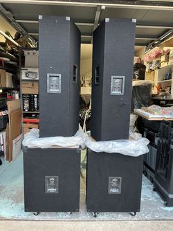 Peavey stage Speakers