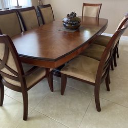 Solid Wood Dining Table W/chairs