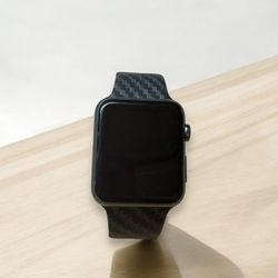 APPLE WATCH WITH BLACK PATTERN BAND