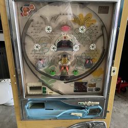 Antique Pinball Machine In Working Condition 