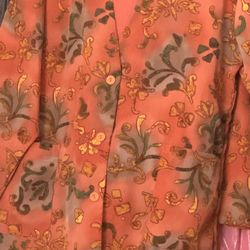 Uniform size large has pants and top