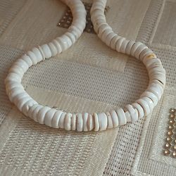 Vintage  Hawaii Puka Sea Shell Island Necklace