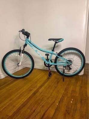 Like New 24 in kids Bike