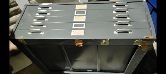 Vintage Cole Steel 5 flat drawer cabinet.