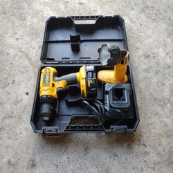 DeWalt 1/2" Drill, Light and Charger 18V plus Carrying Case