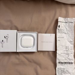 Airpod Gen 4 (worn a few times) ( includes receipt!!)