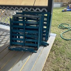 Bench with 2 single chairs and table