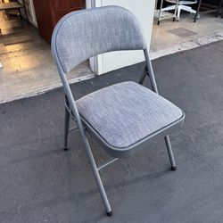 Maxchief Deluxe Folding Chair Padded/Upholstered Excellent Condition Like New 