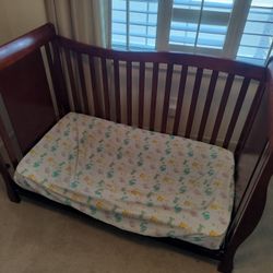 Baby Crib/Toddler Bed