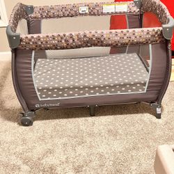 Like new- Infant pack n play bed and mattress 