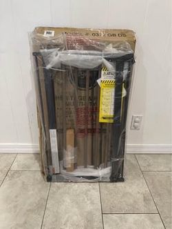 Extra Wide Baby Gate / Pet Gate - Fits Openings 29” - 39.5”