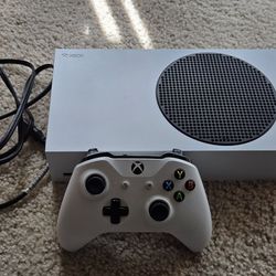Xbox One Series S With Controller