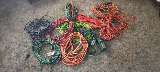 Extension cords 25ft 50ft 100ft $10 EACH Must buy 2