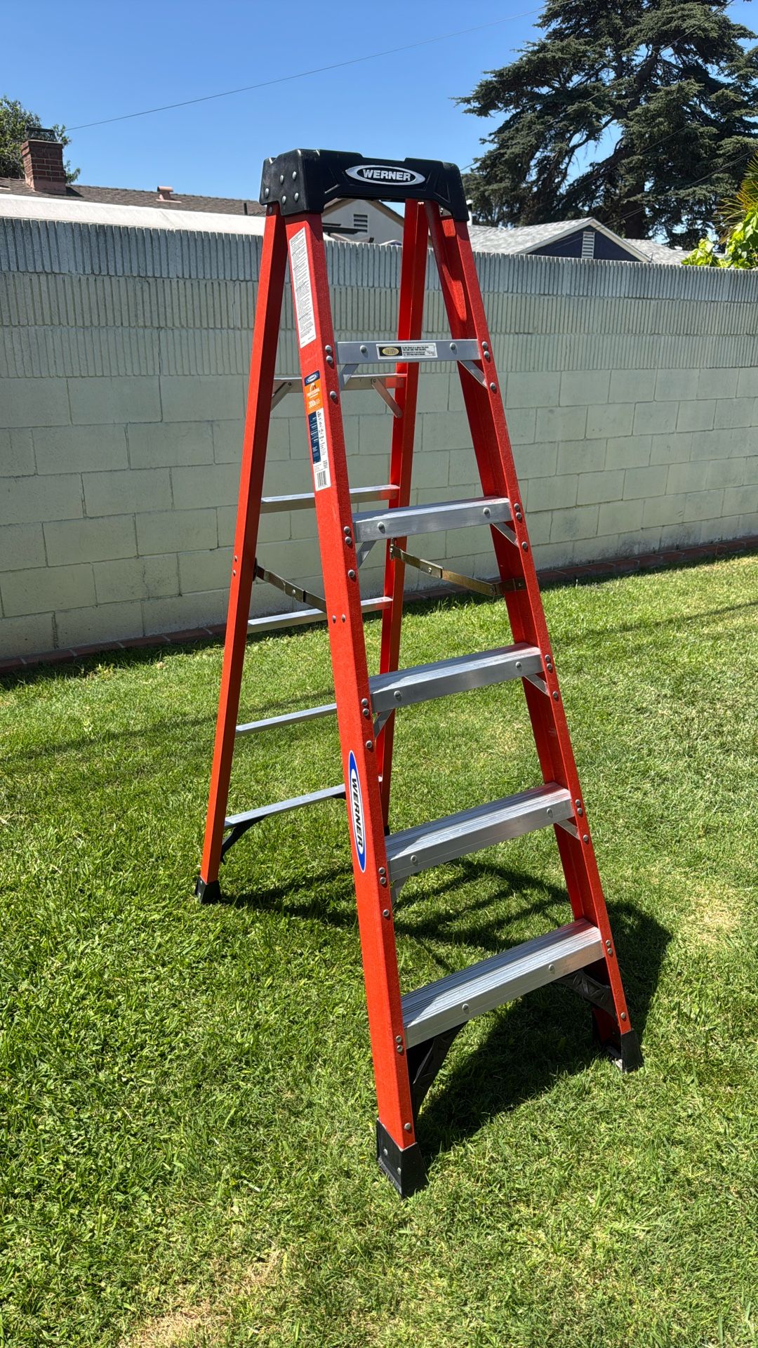 WERNER 6ft Fiberglass Step Ladder Like New $100 firm price