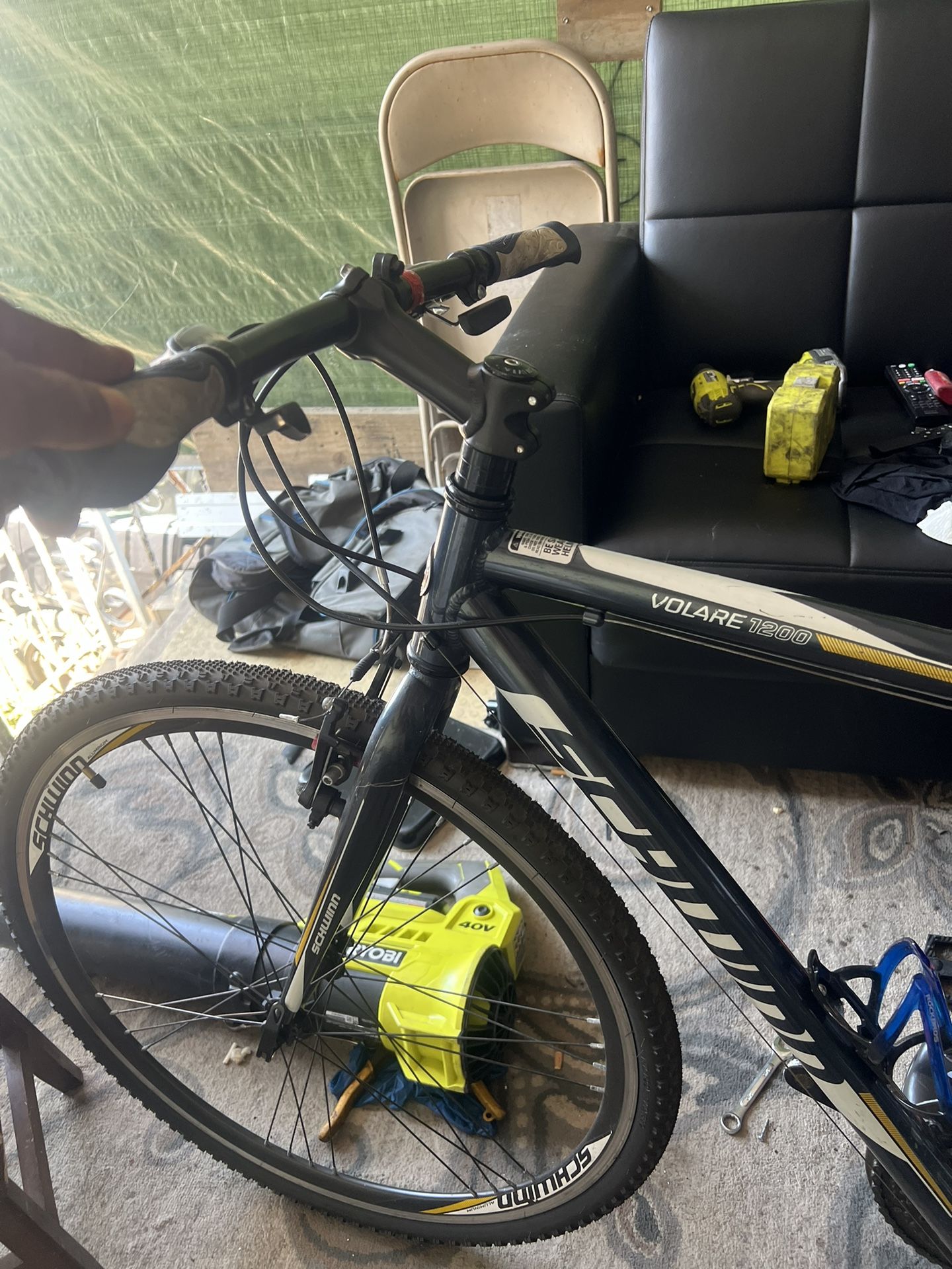 Schwinn volare 1200 hybrid very fast and light bike