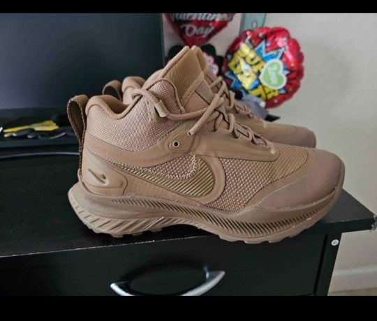 Nike Shoes 6.5