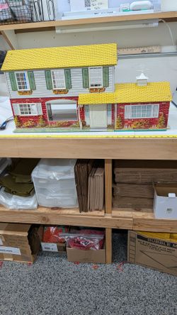 Vintage Wolverine 2 Story Tin Litho Metal Doll House Mansion with 5 Rooms and garage