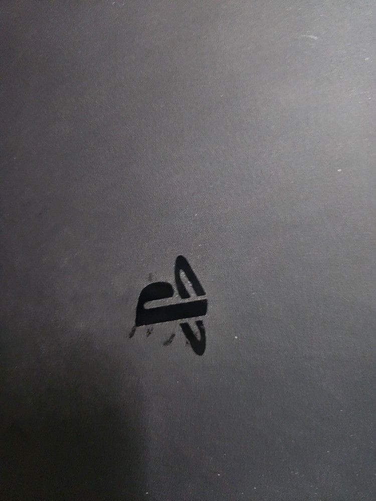 Console Play Station PS4 Slim with a controller