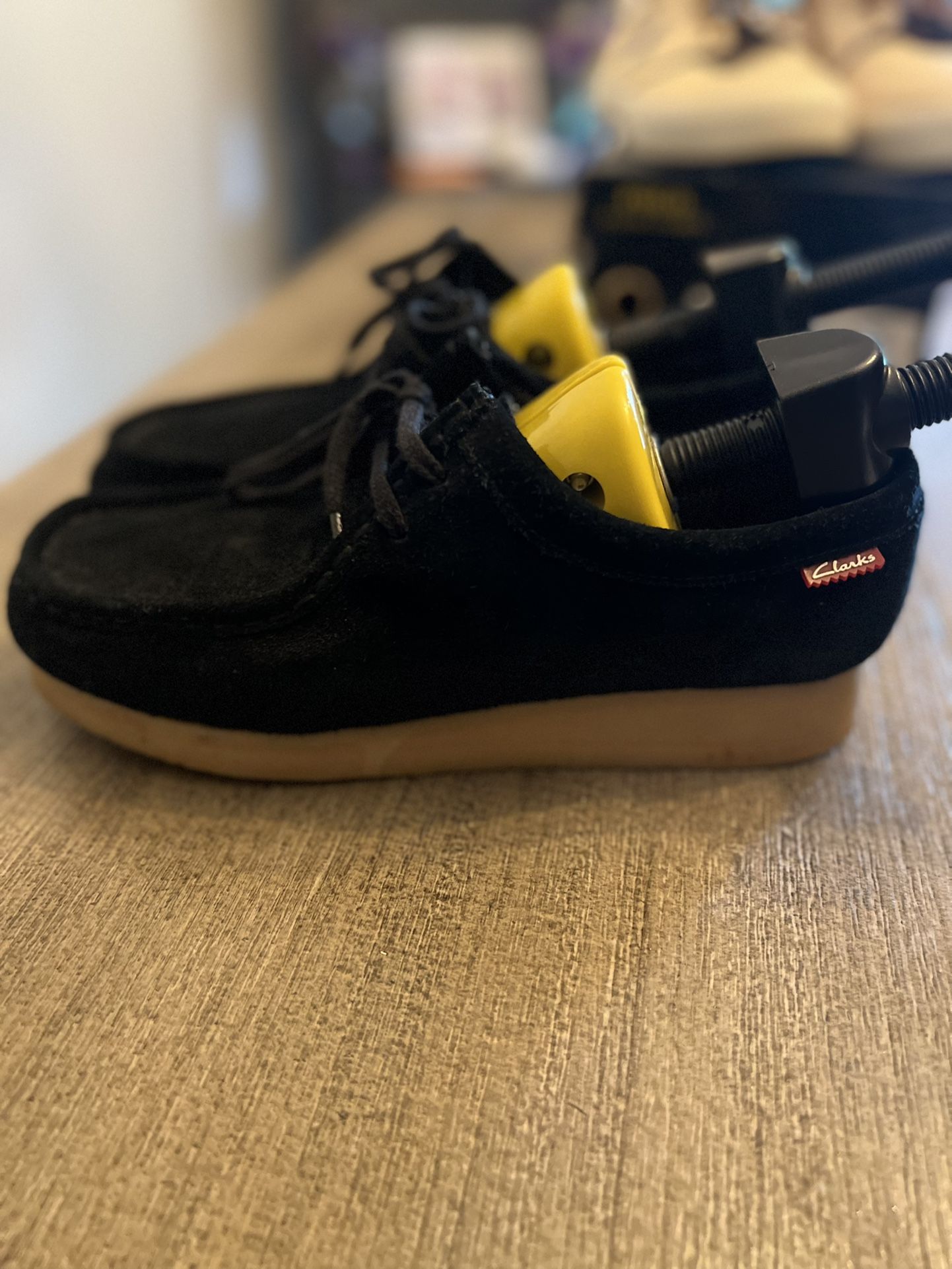 CLARKS WALLABEES SIZE 8 1/2 