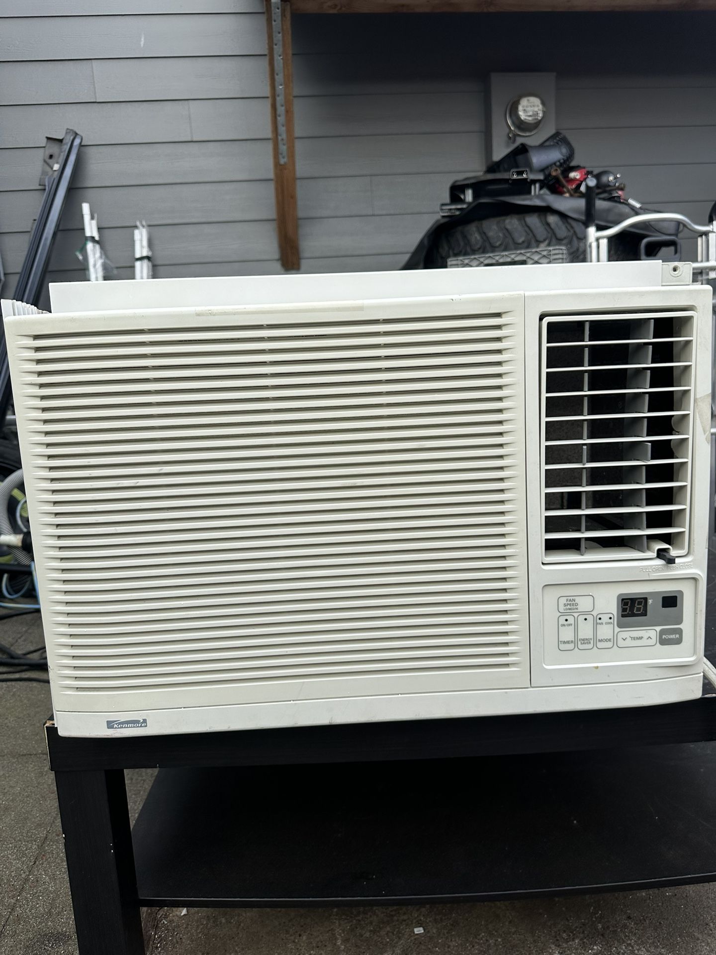 Window air conditioner
