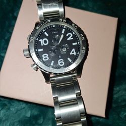 Nice Nixon Silver Men's Watch. 250