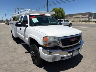 2005 GMC Sierra 3500 Extended Cab & Chassis